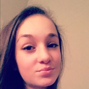 Meet your Posher, Carlee