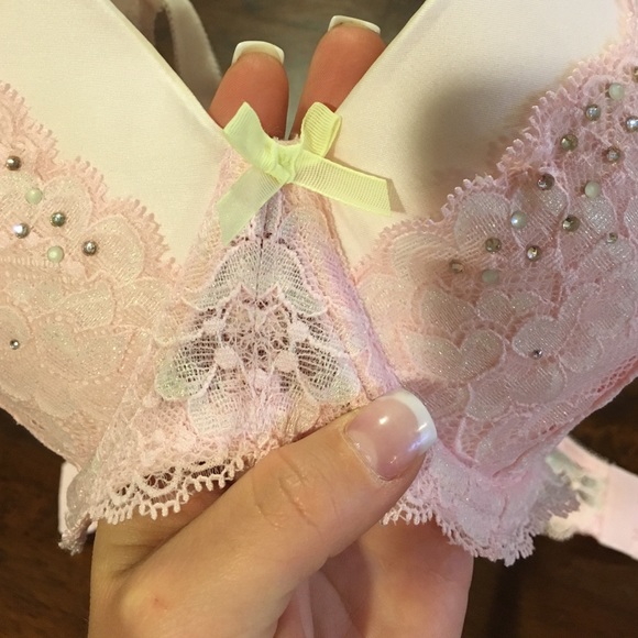SALE! ✨💘 VS 36 D Dream Angles Bra - Picture 2 of 4