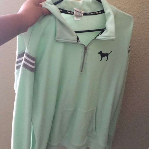 HALF ZIP