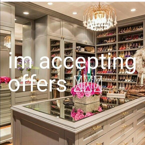 ALL OFFERS CONSIDERED!!MAKE AN OFFER TODAY!! 🎉🎉