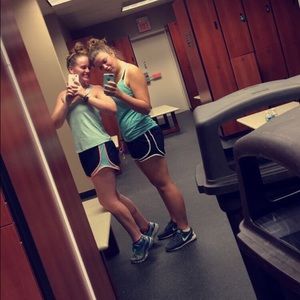 Meet your Posher, Brooke