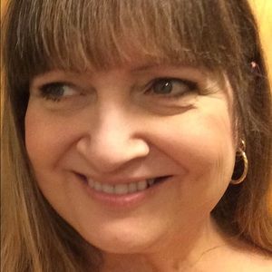 Meet your Posher, Debbie