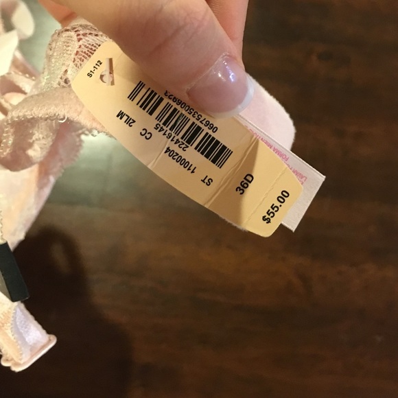 SALE! ✨💘 VS 36D Dream Angles Bra - Picture 3 of 4