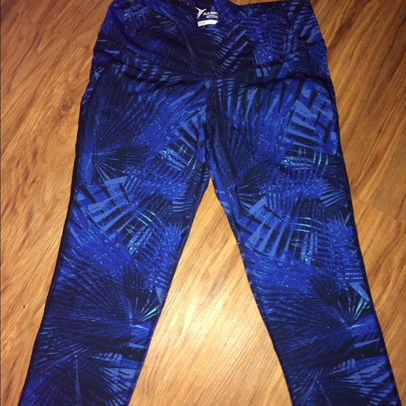 Old Navy yoga pants