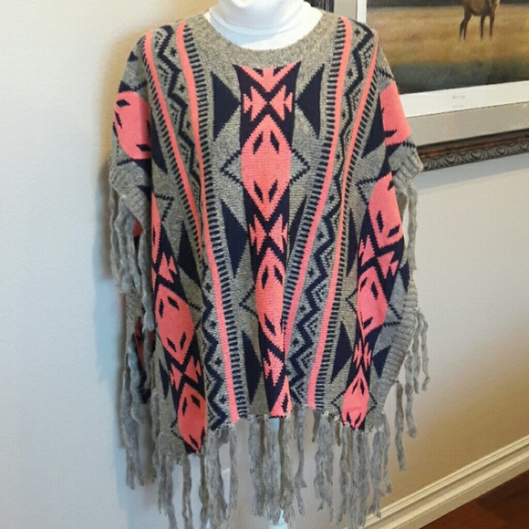 LOVE Sweaters - NWT Vibrant Tribal Print Poncho
