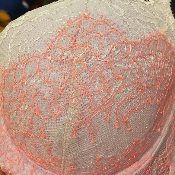 SALE! ✨💘 VS 34D Dream Angels Bra - Picture 3 of 4