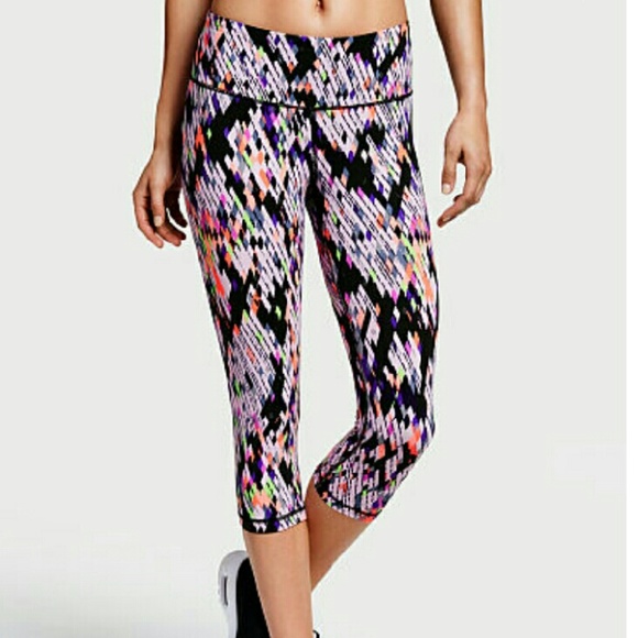 Victoria's Secret Pants - VSX Knockout Crop Pants in Reflective Snake Print