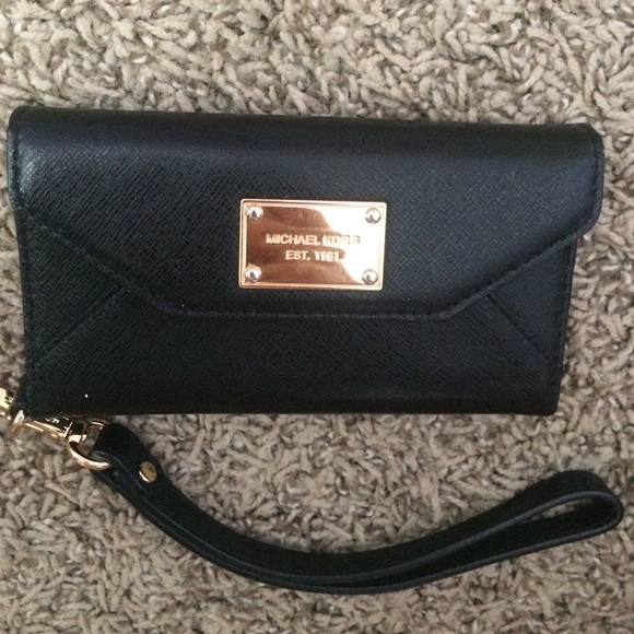 Michael Kors wristlets for iPhone 5/5s