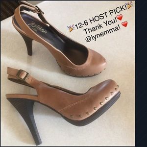🎉Host Pick🎉 Leather sling back kitten heels