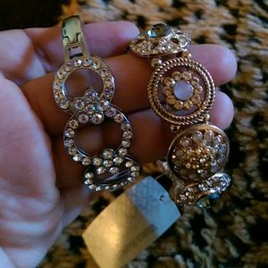 2 bracelets