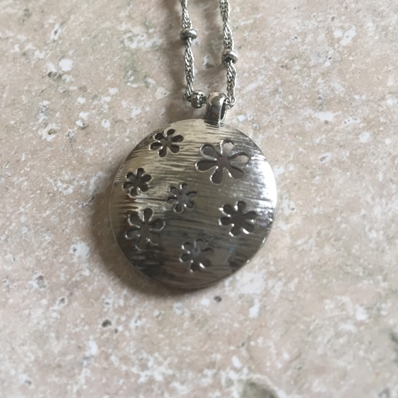 Lia Sophia necklace - Picture 1 of 4