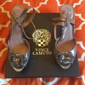 Vince Camuto VC Lolita in Pewter / Metallic Lizard