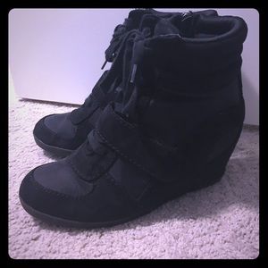 Simply Vera by Vera Wang wedge sneakers