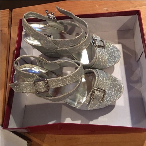 Wedge sparkly sliver heels!