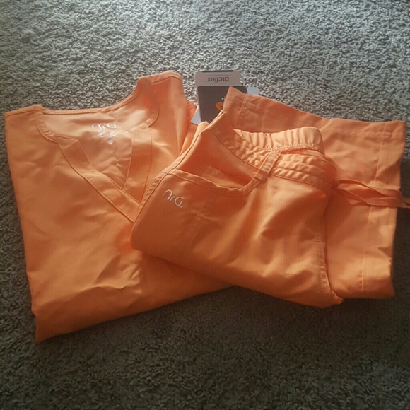 Barco NRG Women's Scrub Set in Tango Orange