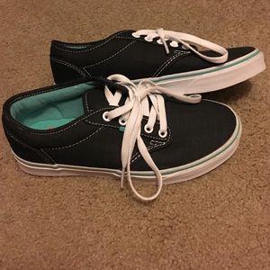 Vans sneakers !
