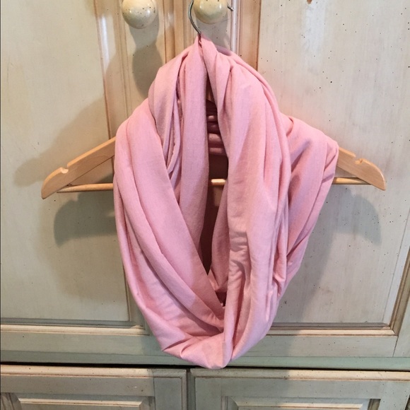 Rue 21 Scarf