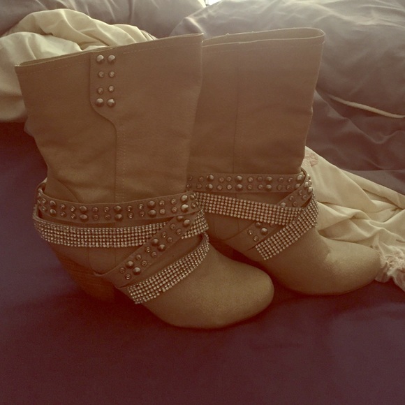 Studded Cowgirl Boots!