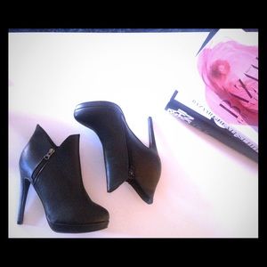 MADDEN GIRL Black booties