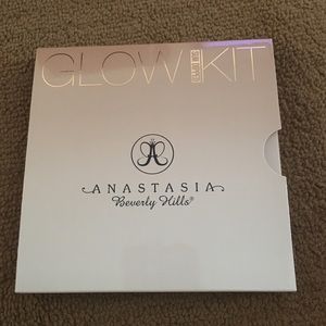 Anastasia glow kit
