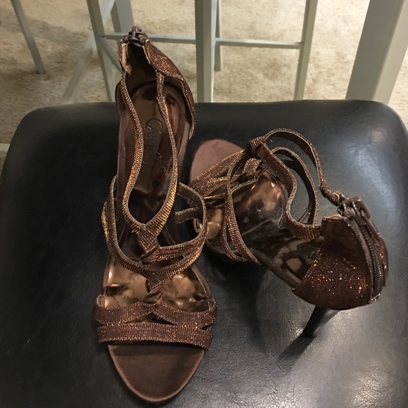 Carlos Santana Heels - Picture 1 of 4
