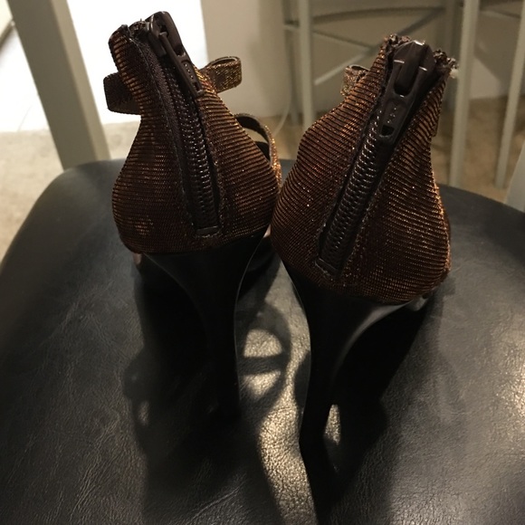 Carlos Santana Heels - Picture 3 of 4