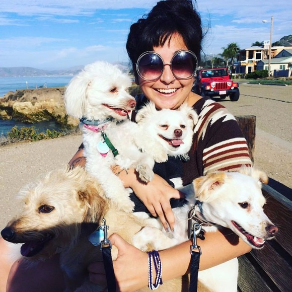 Meet your Posher, Theresa - Picture 2 of 3