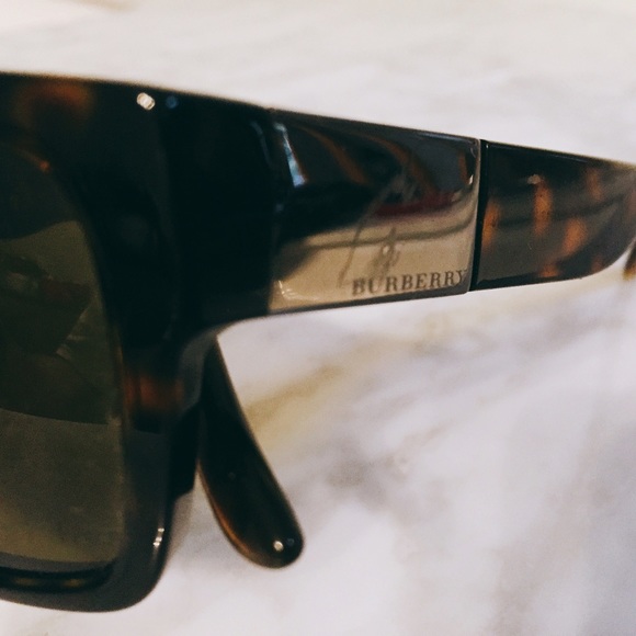 Burberry Sunglasses - Picture 3 of 5