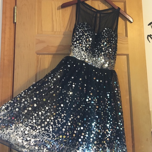 Size 7 Ruby Rox dress only worn twice!