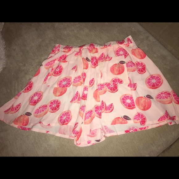 🎉SOLD🎉 NWT WILDFOX grapefruit flatter shorts - Picture 3 of 4