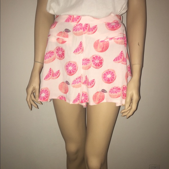 🎉SOLD🎉 NWT WILDFOX grapefruit flatter shorts - Picture 4 of 4