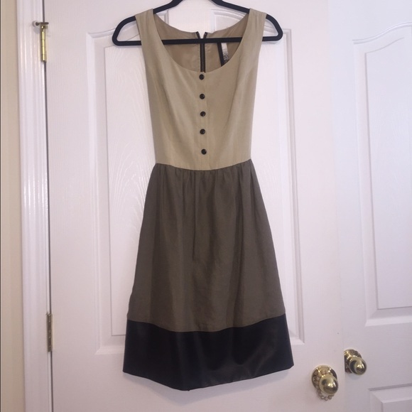 Sleeveless button down sun dress! Leather bottom