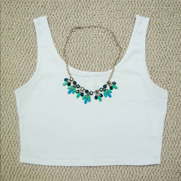 🎉🎉 SUPER SALE! 🎉🎉 White crop top