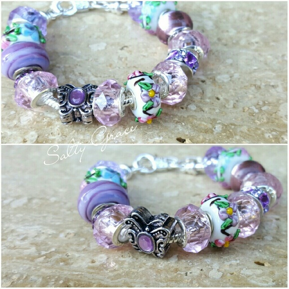 Bindi~ Butterfly charm bracelet - Picture 3 of 3