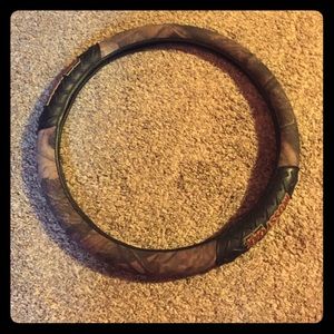 Mossy Oak steering wheel cover