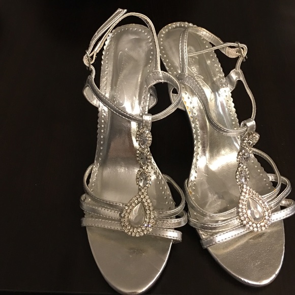Michaelangelo Jeweled Heels - Picture 1 of 3