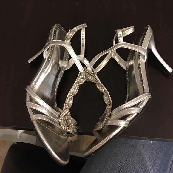 Michaelangelo Jeweled Heels - Picture 2 of 3