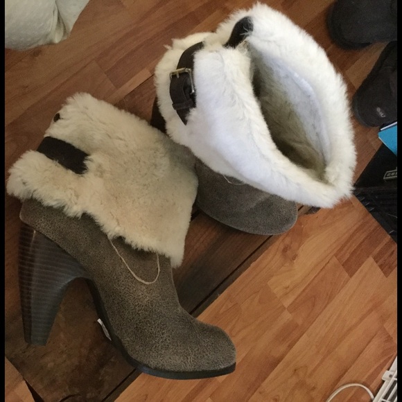 Eddie Bauer shearling booties