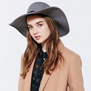 NWOT Grey Wool Ugg Australia Hat