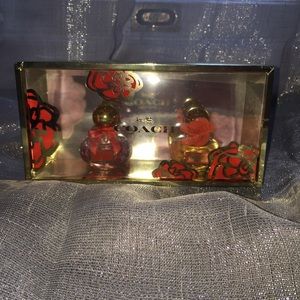 Coach poppy and poppy blossom.