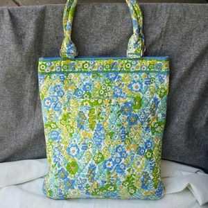 VERA BRADLEY Slim Tote in English Ivy