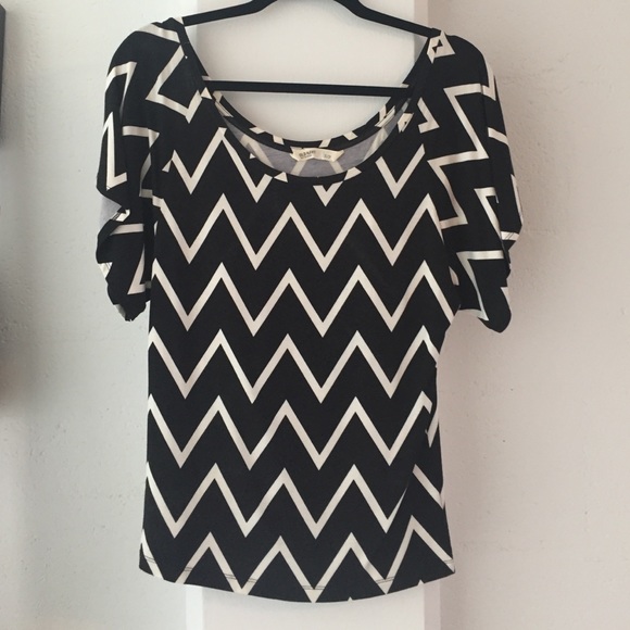 Old navy top - Picture 1 of 2