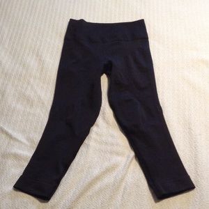 Lululemon athletica cropped pants