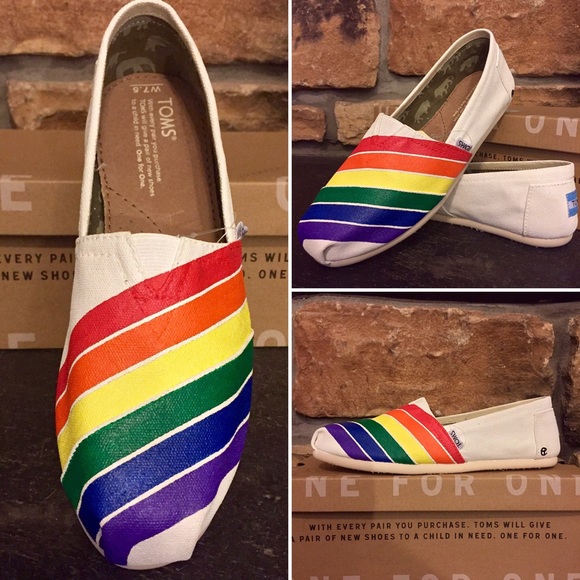 Spectrum hand painted TOMS - Picture 1 of 4
