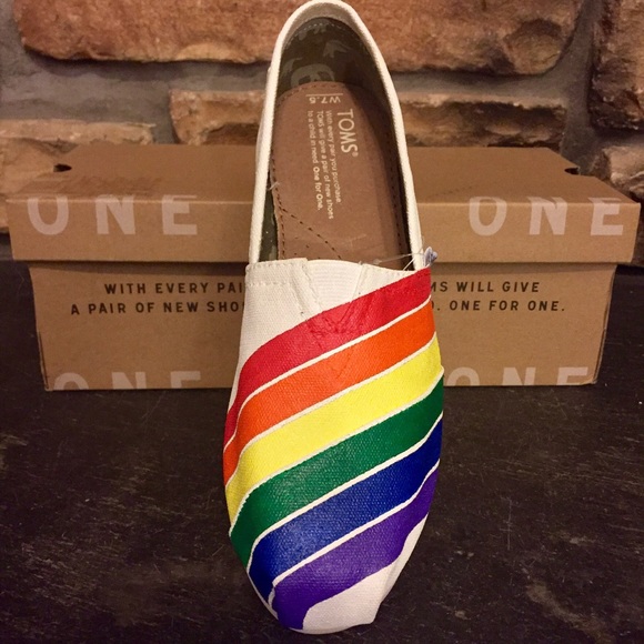 Spectrum hand painted TOMS - Picture 2 of 4