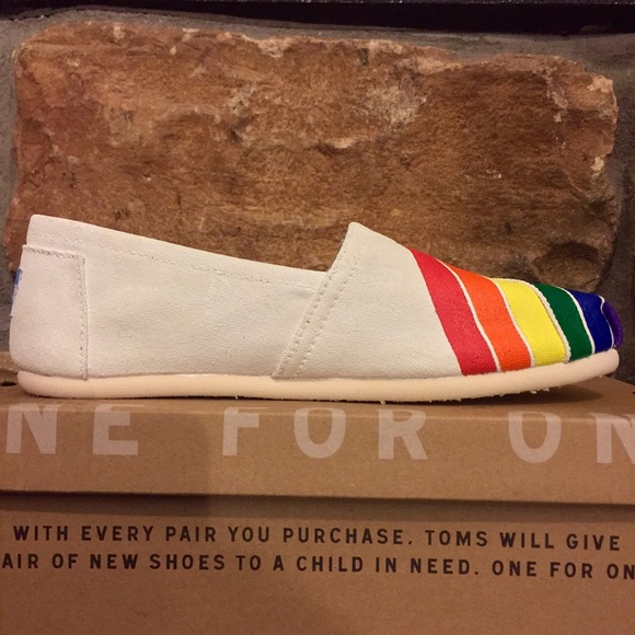 Spectrum hand painted TOMS - Picture 4 of 4