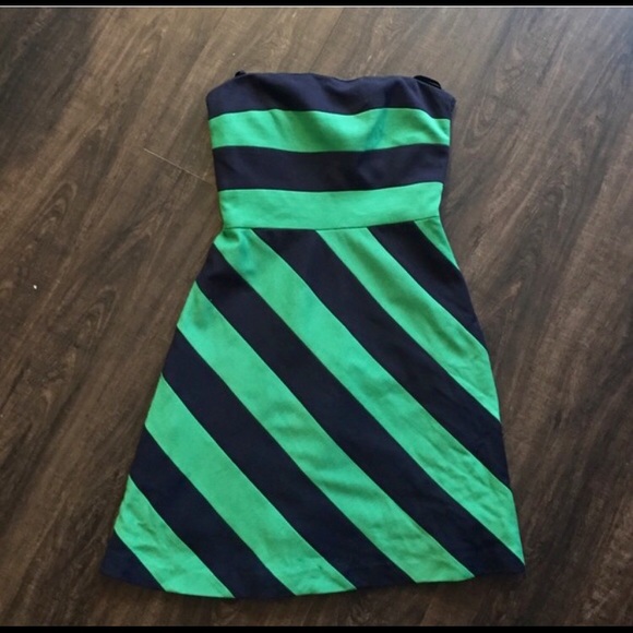 Strapless "derby dress"