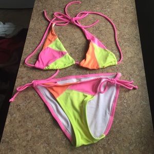 Neon VS Bikini
