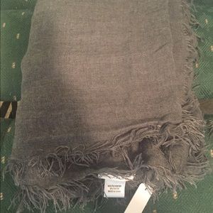 Large gray scarf