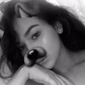 Meet your Posher, Cassandra